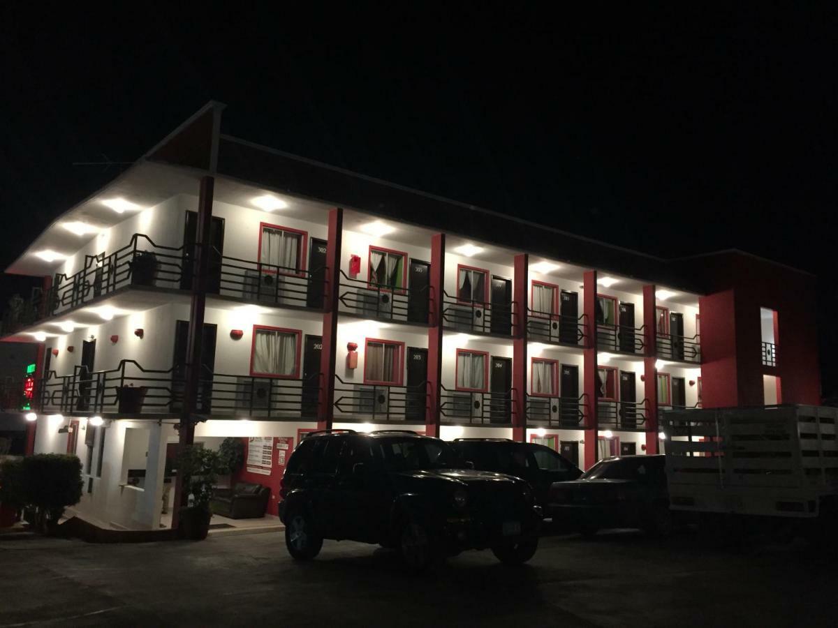 Hotel Descanso Inn Tijuana Dış mekan fotoğraf